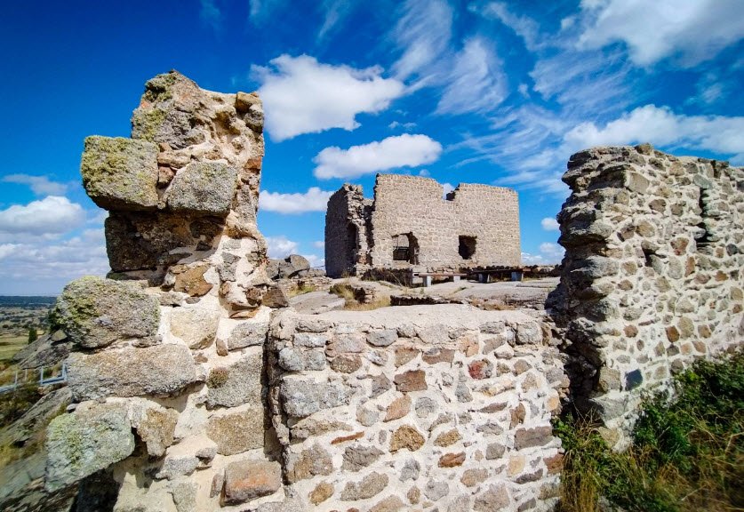 Castle of El Mirón, Spain